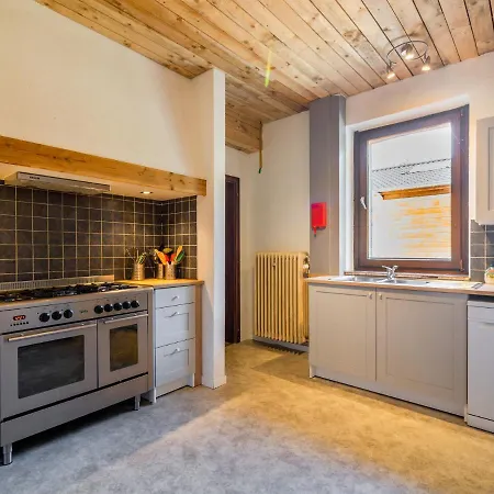 Holiday home Gorgeous Mansion With Swimming Pool And Sauna In Bullange
